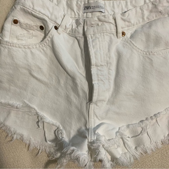 Zara bundle of white and black high rise jean shorts size 4 and 6 - Picture 1 of 8